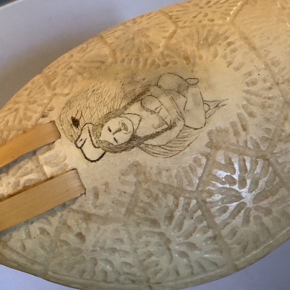 Indigenous turtle carving - Picture 4 of 5